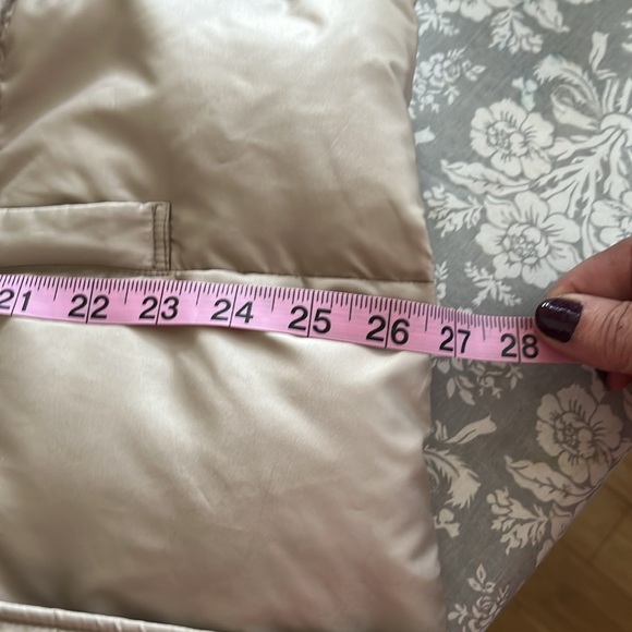 UNIQLO Premium Down Beige Classic Puffer Jacket Size L - Picture 13 of 13